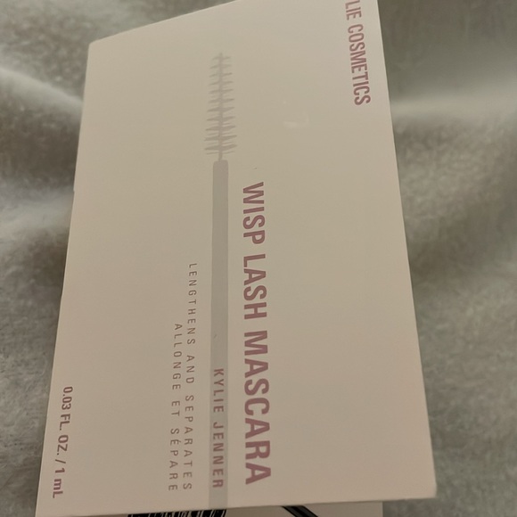 Kylie Cosmetics Wisp Lash Mascara Mini 1mL NEW - Picture 2 of 3
